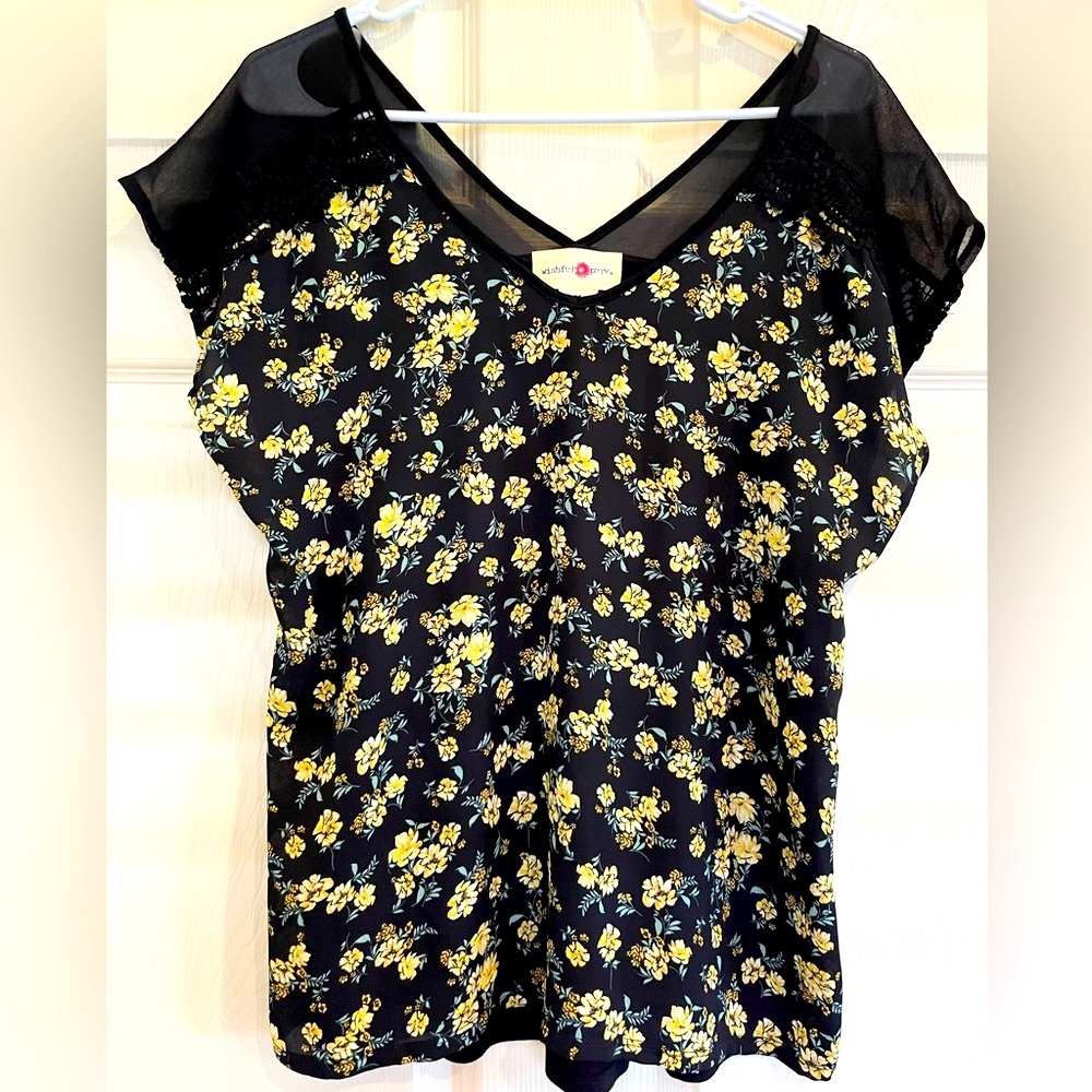 WISHFUL PARK  yellow flower top